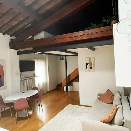 Romantic Apartment In Florence-3
